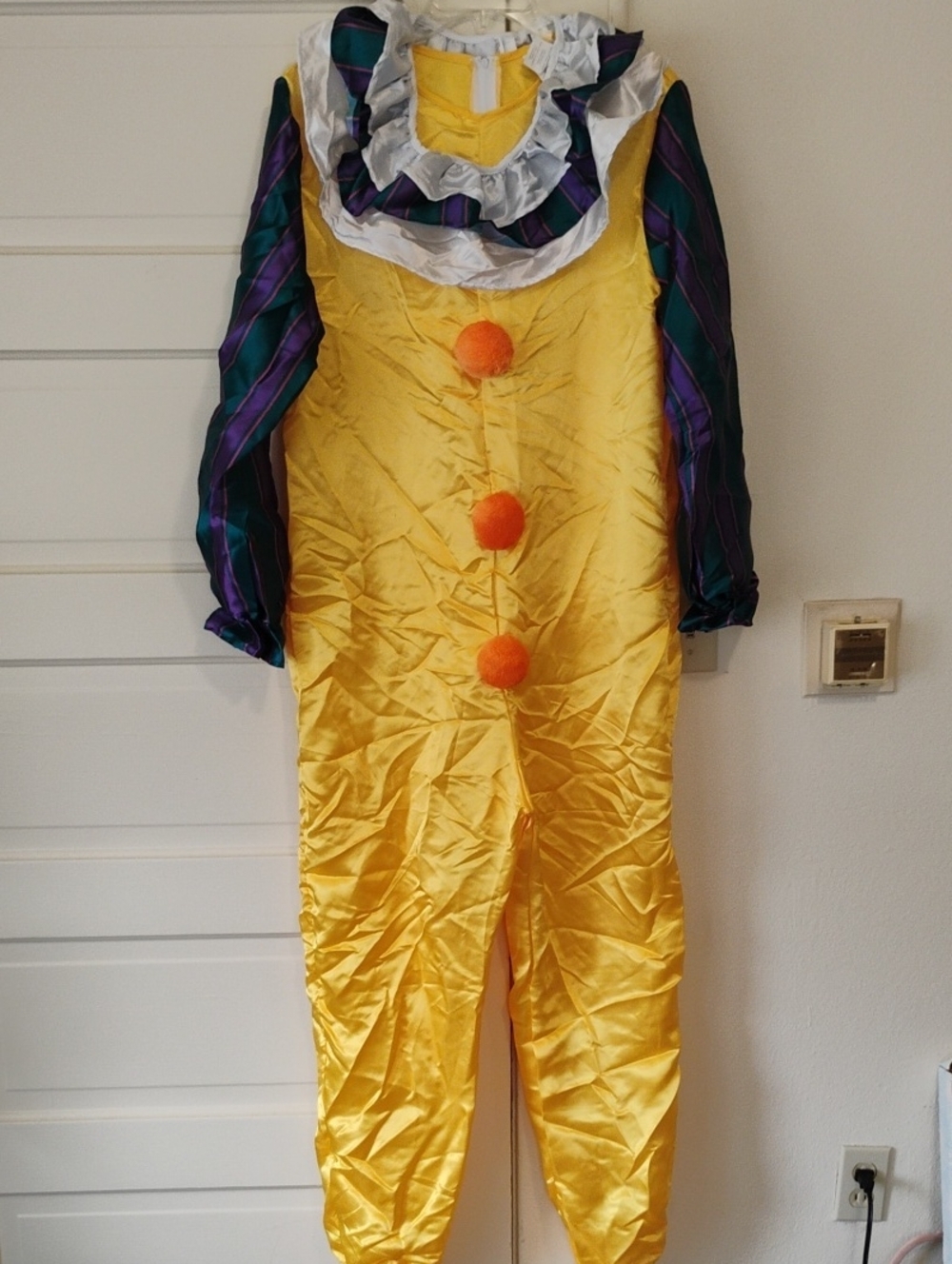 It Stephen King Clown Halloween Costume Adult  One Size Fits Most Mask Included